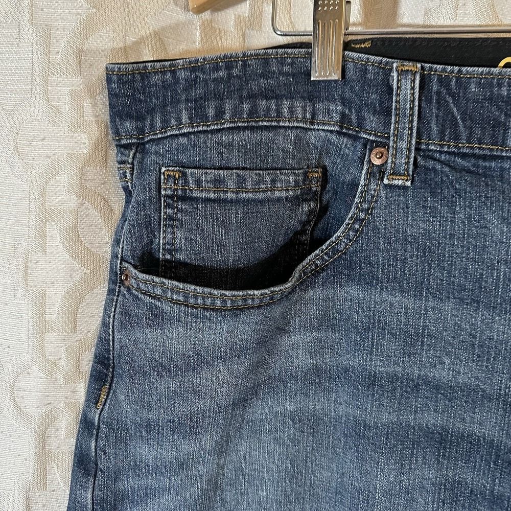 Levi's Signature Men's Comfort Flex Jeans 44x32 Dark Blue Stretch - Picture 3 of 10